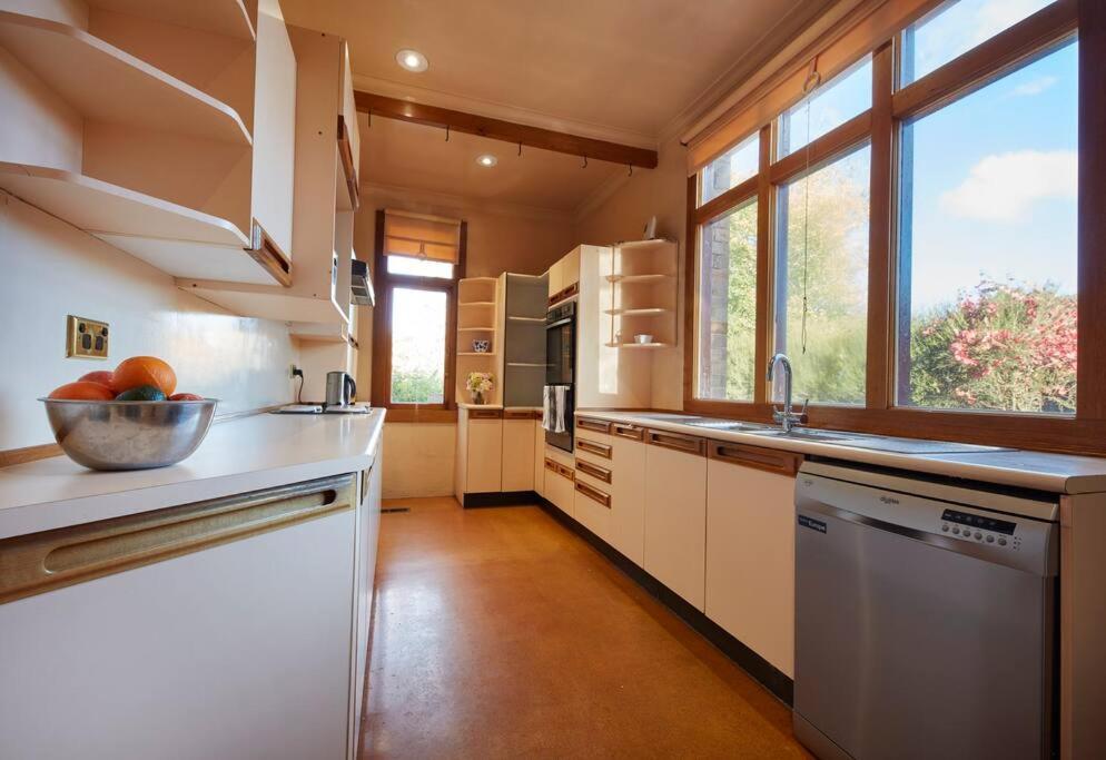 Wenvoe - Historic Retreat Villa Lithgow Buitenkant foto